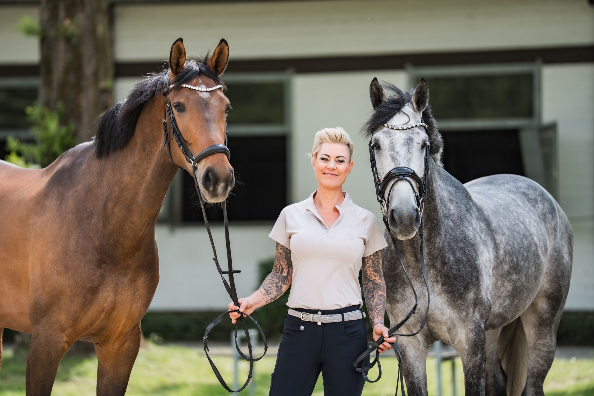Dreimalvierhufe - Caro mit ihren Pferden